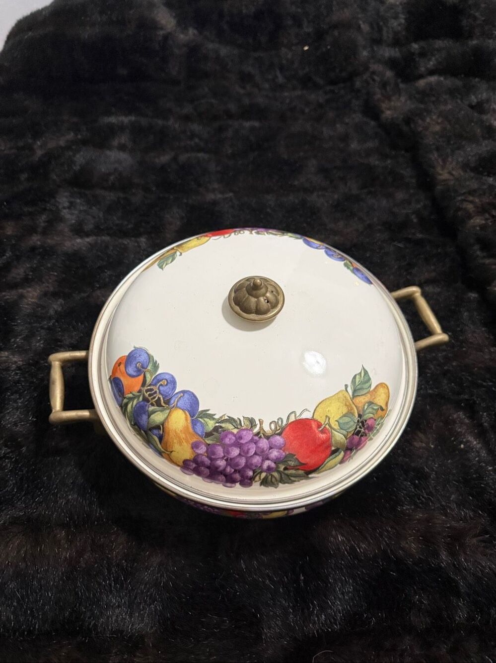 TABLETOPS UNLIMITED Kensington Garden Porcelain Enamel 3 Quart Covered Casserole